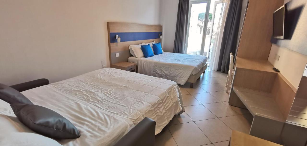 Hotel Oceanomare Punta Marina Ngoại thất bức ảnh