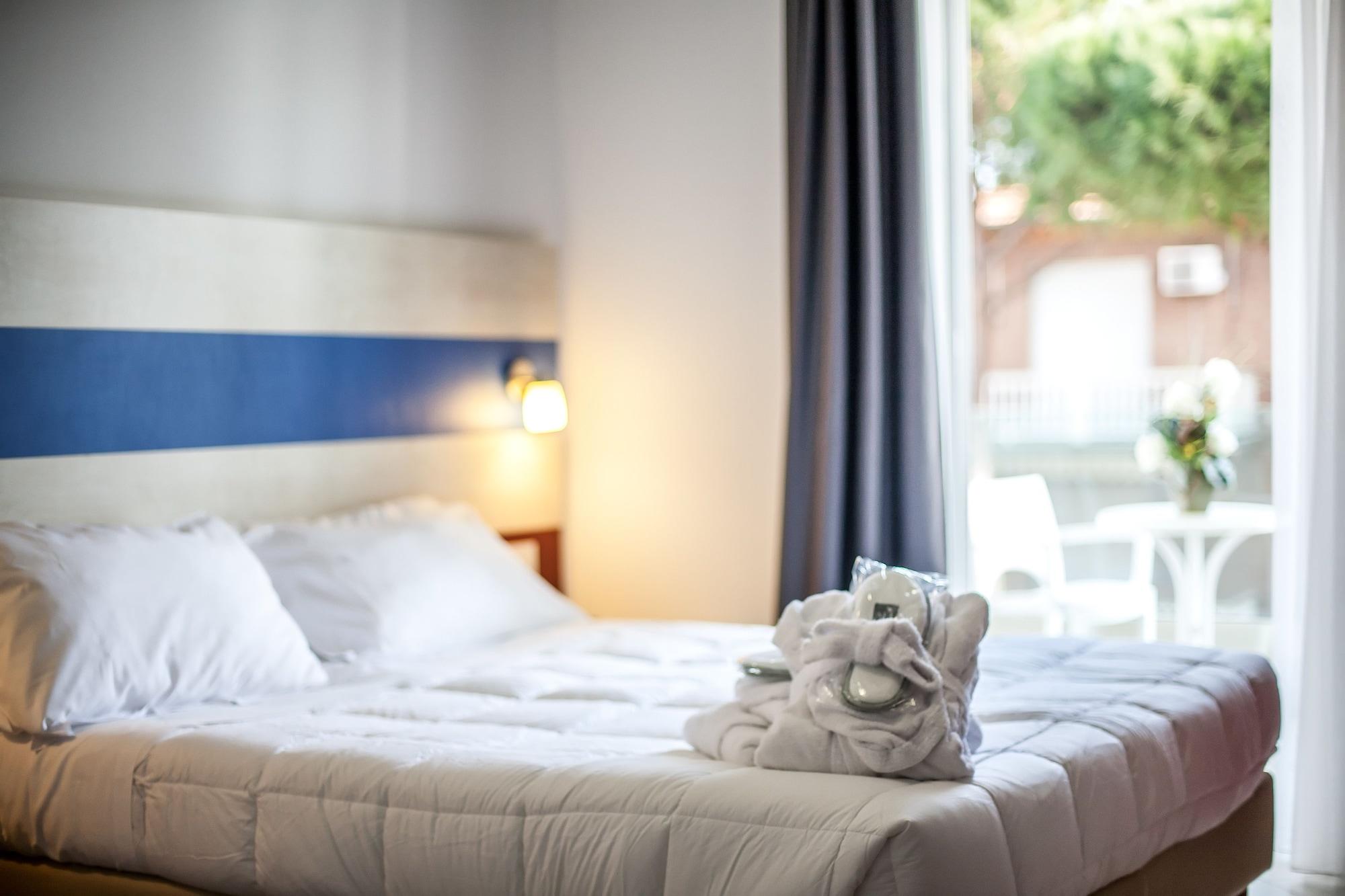 Hotel Oceanomare Punta Marina Ngoại thất bức ảnh